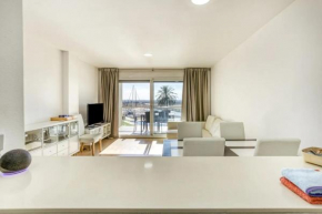 Apartament amb piscina i zona enjardinada